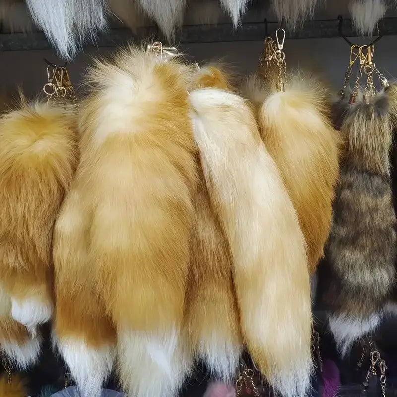 Fox Tail Keychain - Fluffy Faux Fur Anime Cosplay Accessory with Adjustable Hook for Bags Rave Festival Kawaii Gothic Bag Charm Pendant